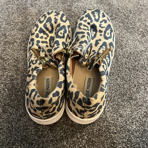 Steve Madden Cheetah Sneakers - Picture 3 of 8